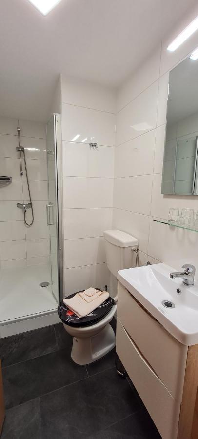 Hotel Prox อาร์นชตัดท์ ภายนอก รูปภาพ